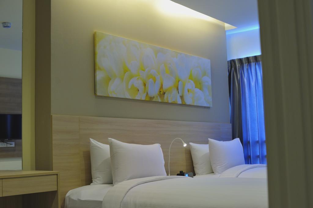 R-Con Hotel @ Siam Паттайя Экстерьер фото